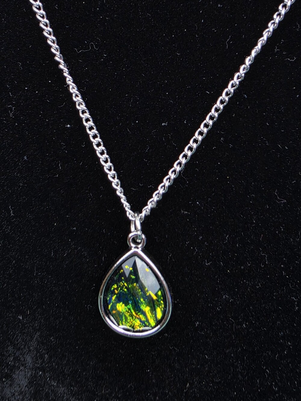Faceted Green Dichroic Glass Teardrop Pendant Stainless Steel Curb Chain Necklac - Picture 2 of 4